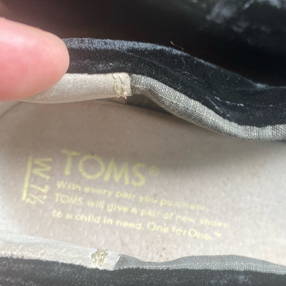 Toms - Picture 3 of 6